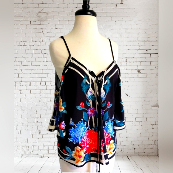 Anthropologie Flying Tomato Cold Shoulder Top Size Small - Picture 2 of 7